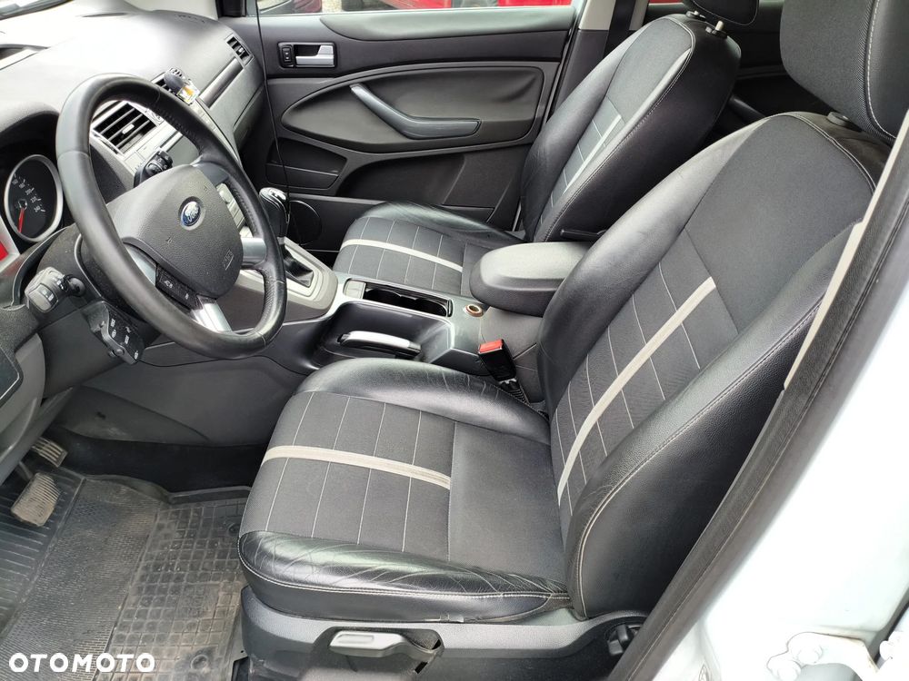 Ford Kuga 2.0 TDCi 4x4 Titanium - 17