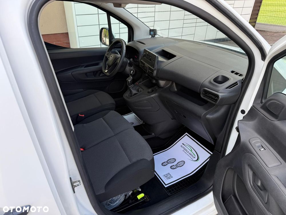 Opel COMBO - 12