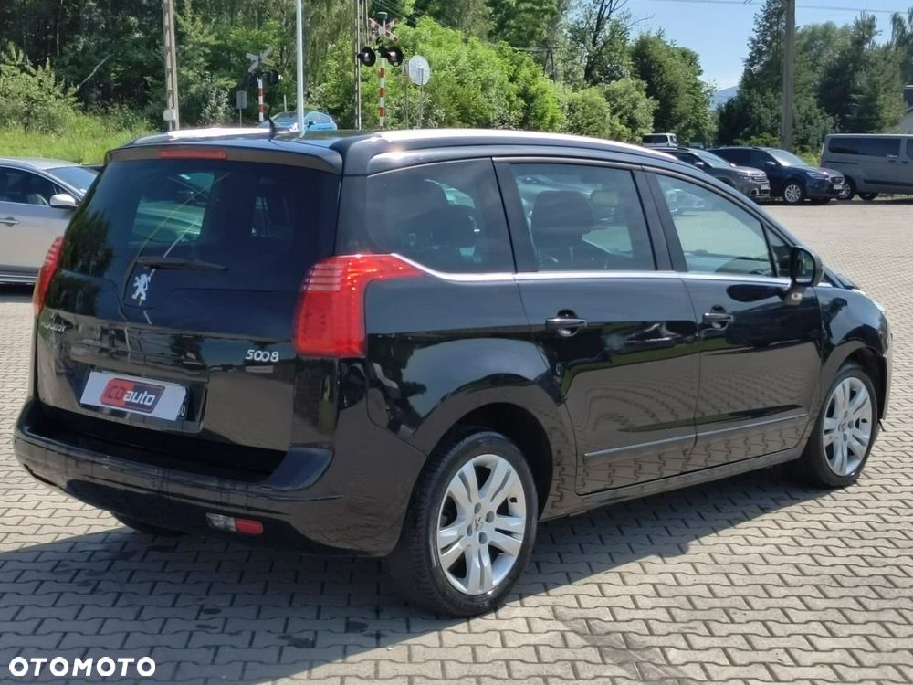 Peugeot 5008 - 8