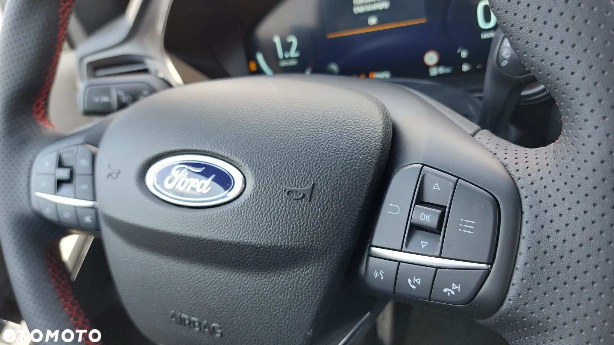 Ford Focus 1.0 EcoBoost mHEV ST-Line X - 24