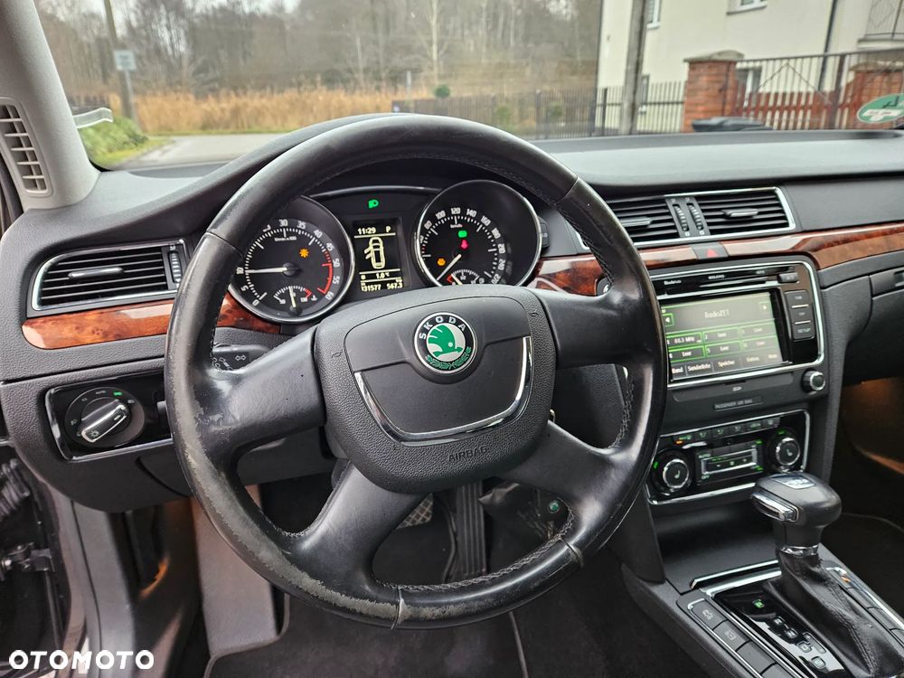 Skoda Superb 2.0 TDI DSG Elegance - 30