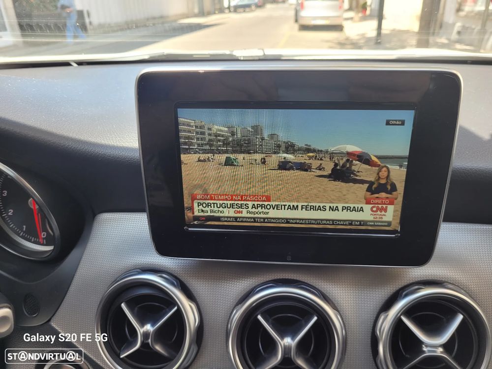 Mercedes-Benz GLA 180 7G-DCT - 15