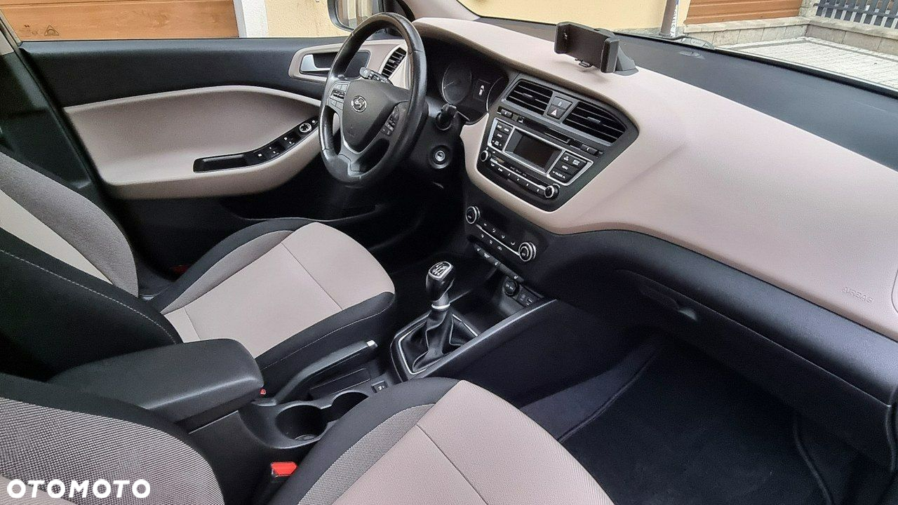Hyundai i20 - 13