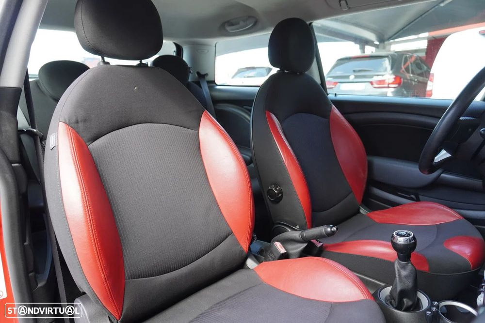 MINI 3 Portas Cooper D - 17