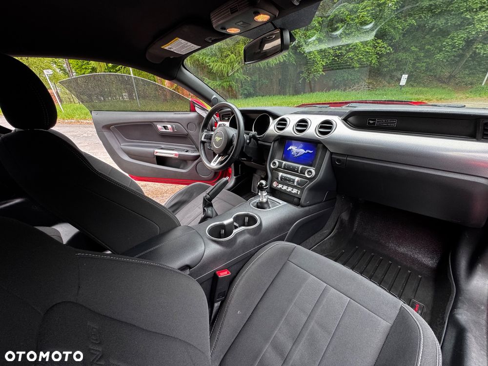 Ford Mustang - 26