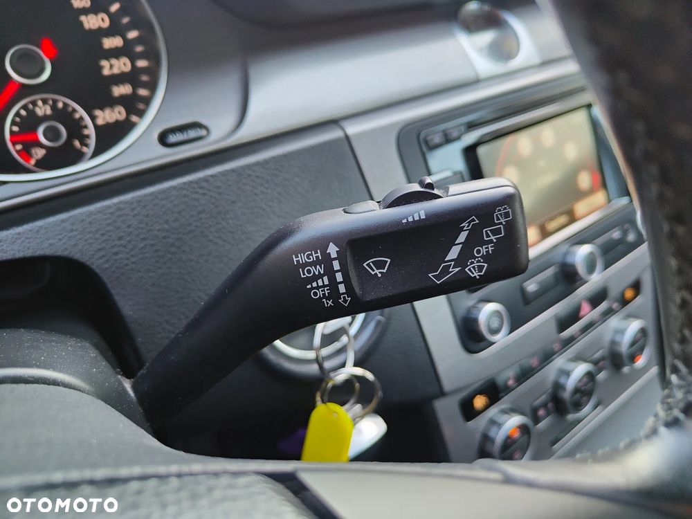 Volkswagen Passat - 22