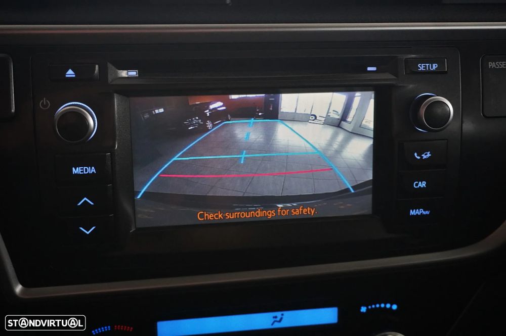 Toyota Auris Touring Sports 1.33 VVT-i Active+AC - 11