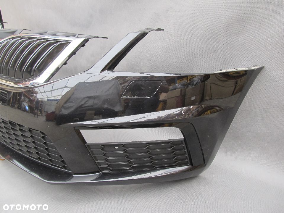 Zderzak przedni Skoda Octavia 3 RS 17 - 20 Sprysk. Lakier 9910 / LF9R - 11