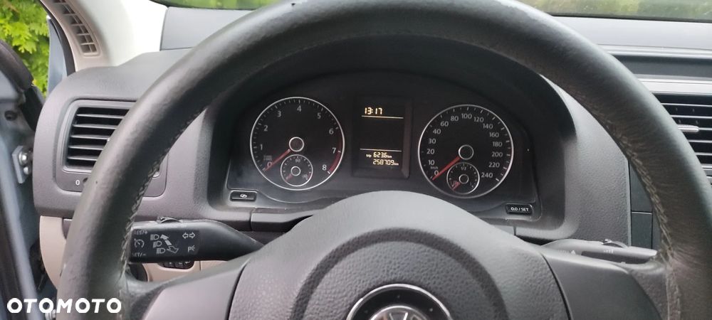 Volkswagen Jetta 1.6 Trendline - 6