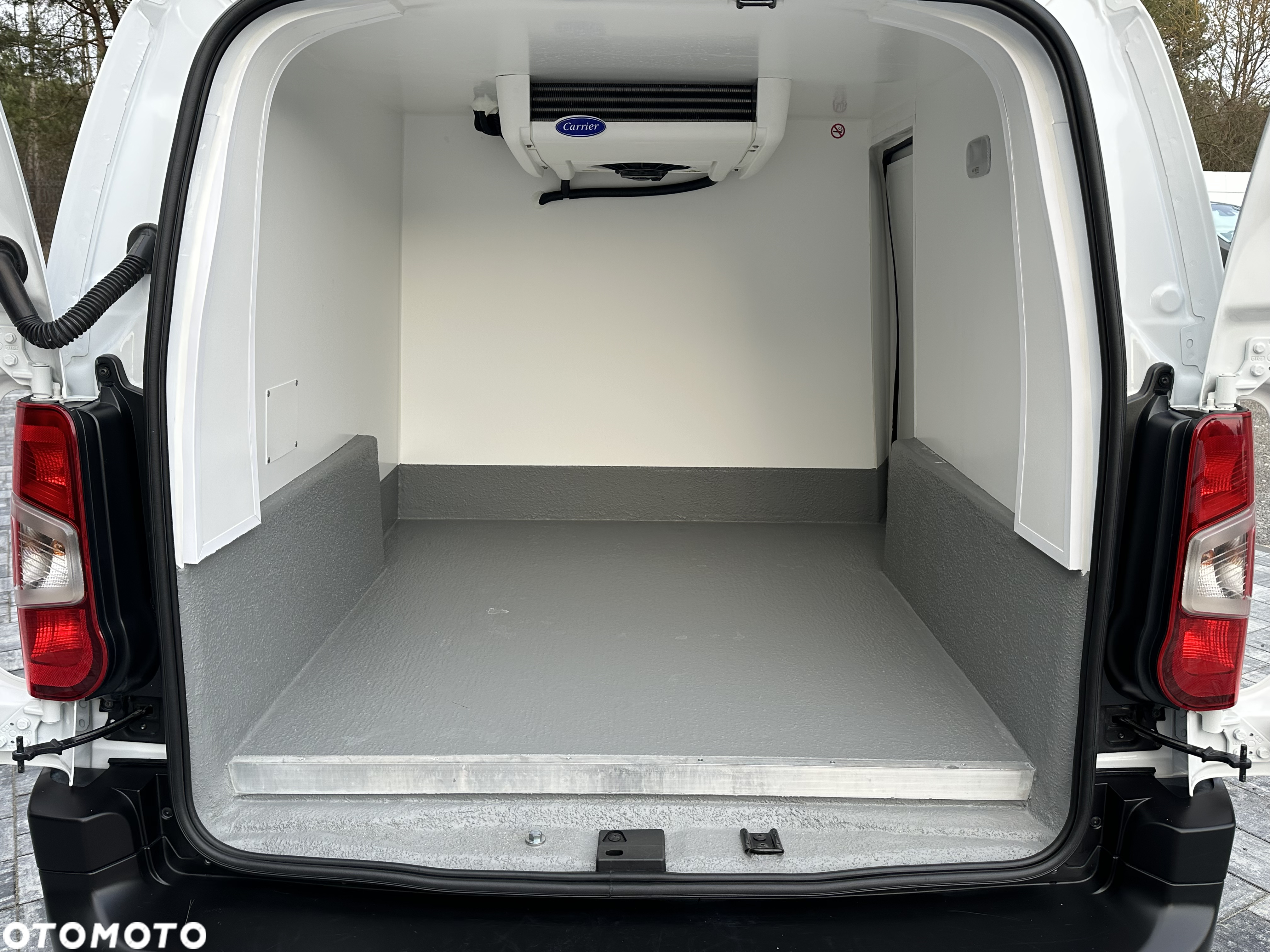 Citroën Berlingo Chłodnia/ Mroźnia Carrier Neos 100 / Salon PL / Bogate wyposażenie / Serwisowany / FV23% - 17