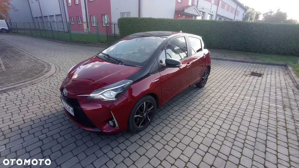 Toyota Yaris Hybrid 100 Selection Pure - 3