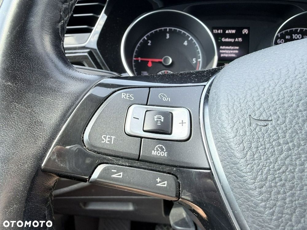 Volkswagen Touran 1.6 TDI BMT Comfortline - 18