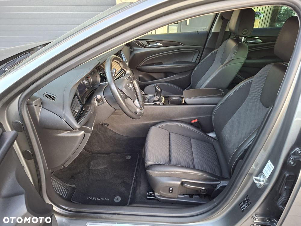 Opel Insignia - 11