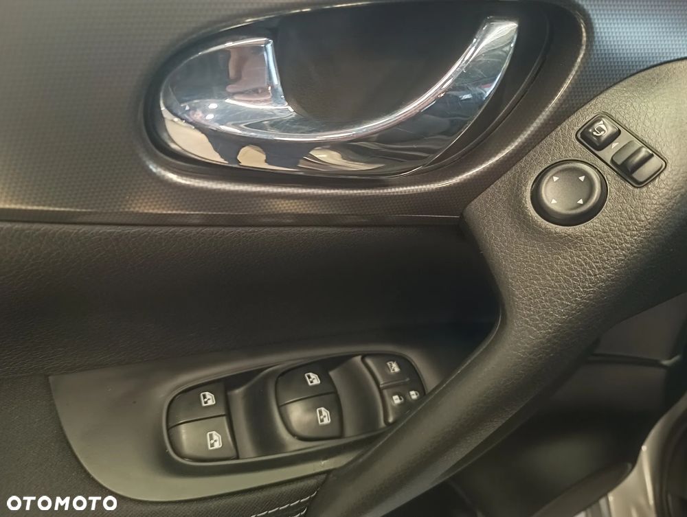 Nissan Qashqai 1.2 DIG-T N-Connecta EU6 - 10