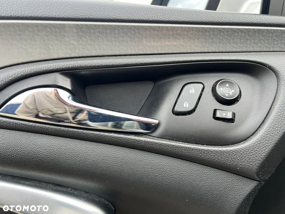 Opel Insignia Sports Tourer 2.0 Diesel Business Edition - 17