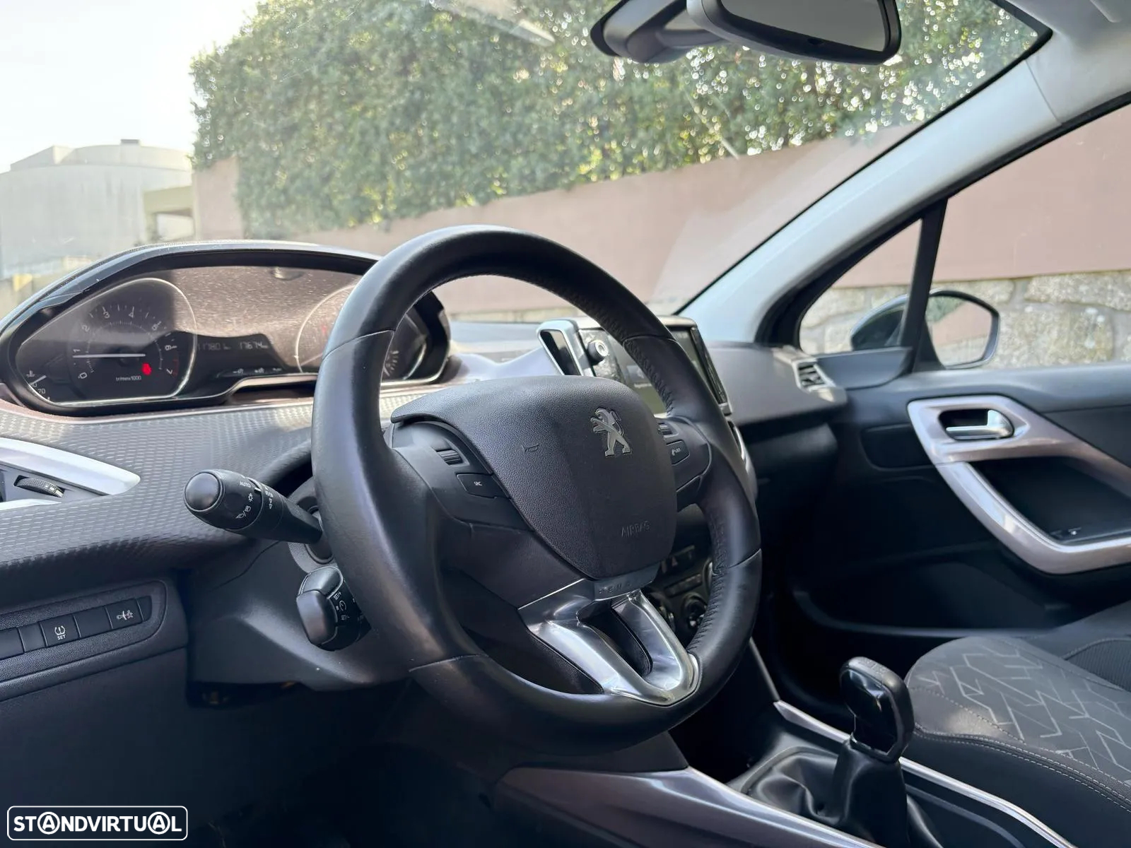 Peugeot 2008 1.2 PureTech Style - 8