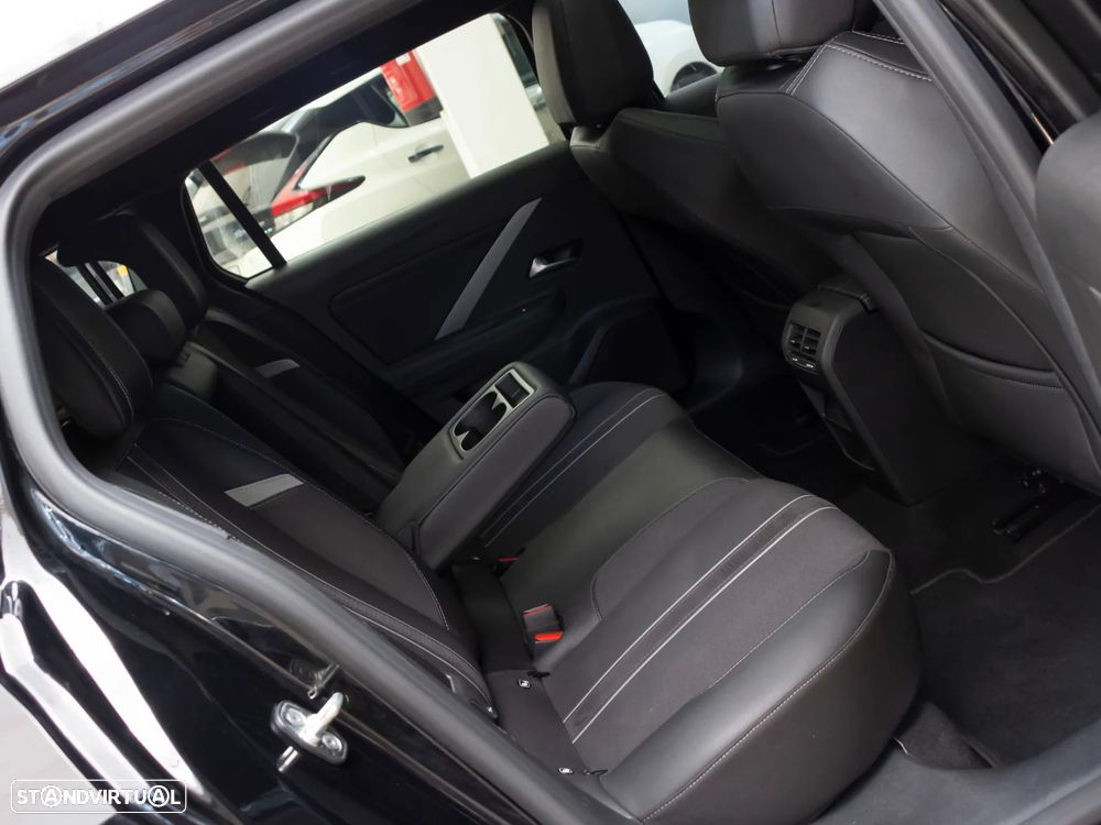 Opel Astra Sports Tourer 1.2 T GS - 12