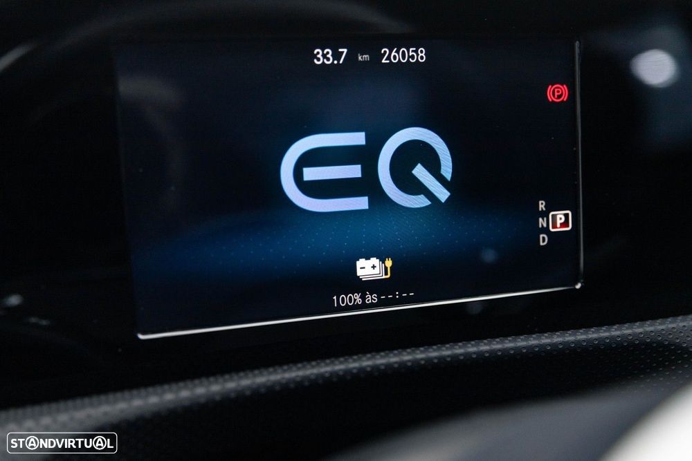 Mercedes-Benz A 250 Limousine e AMG Line - 28