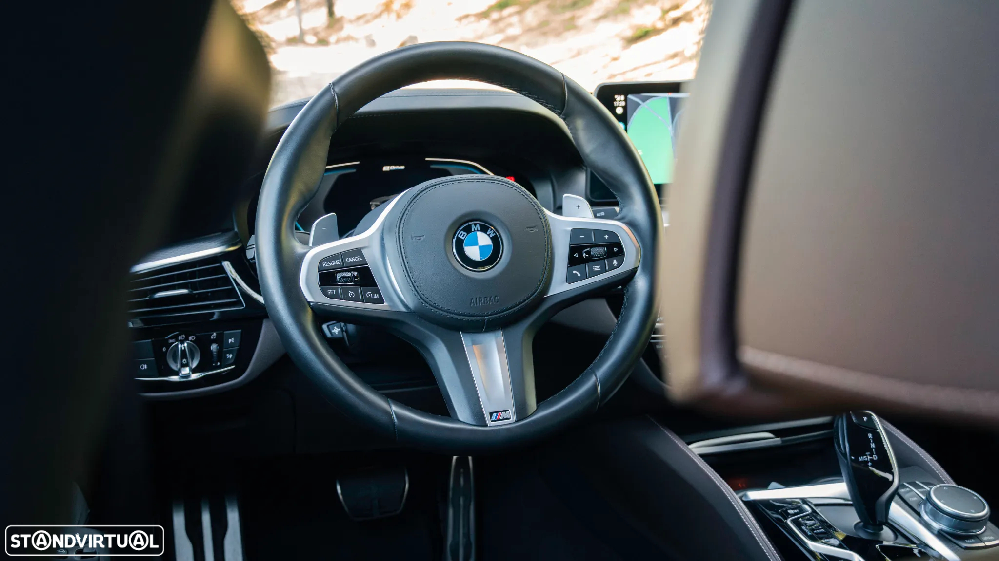 BMW 530 e Pack M - 25