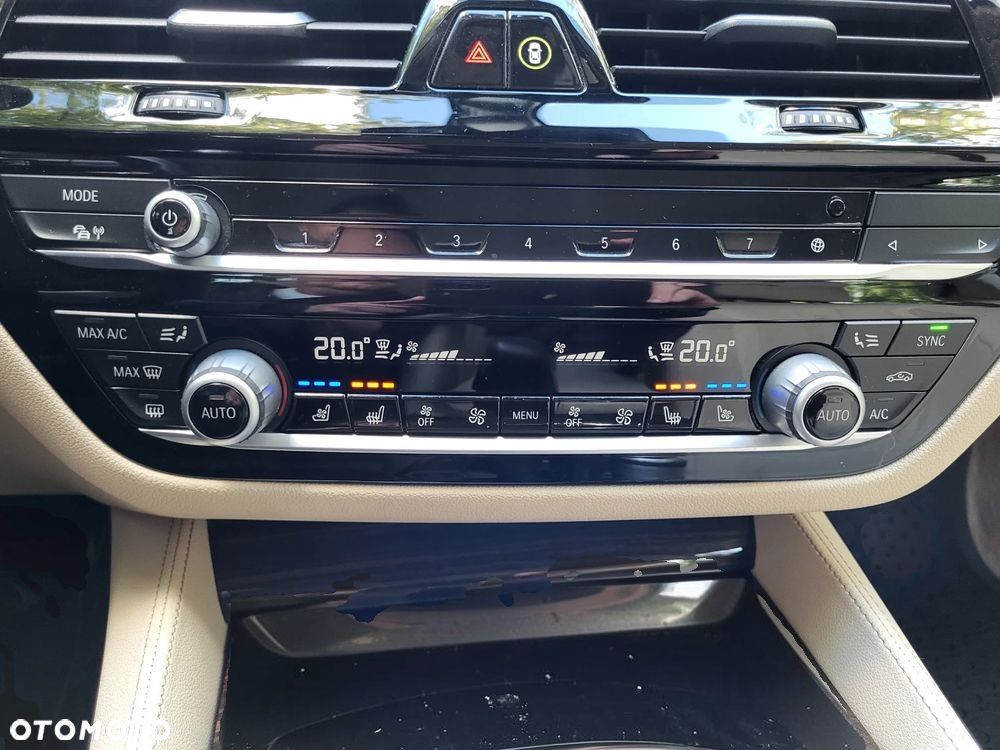 BMW Seria 5 520d Luxury Line - 30