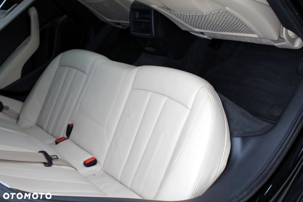 Audi A4 Avant 2.0 TDI S tronic quattro sport - 13