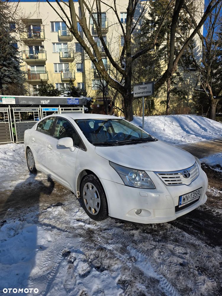 Toyota Avensis 1.8 Luna - 1