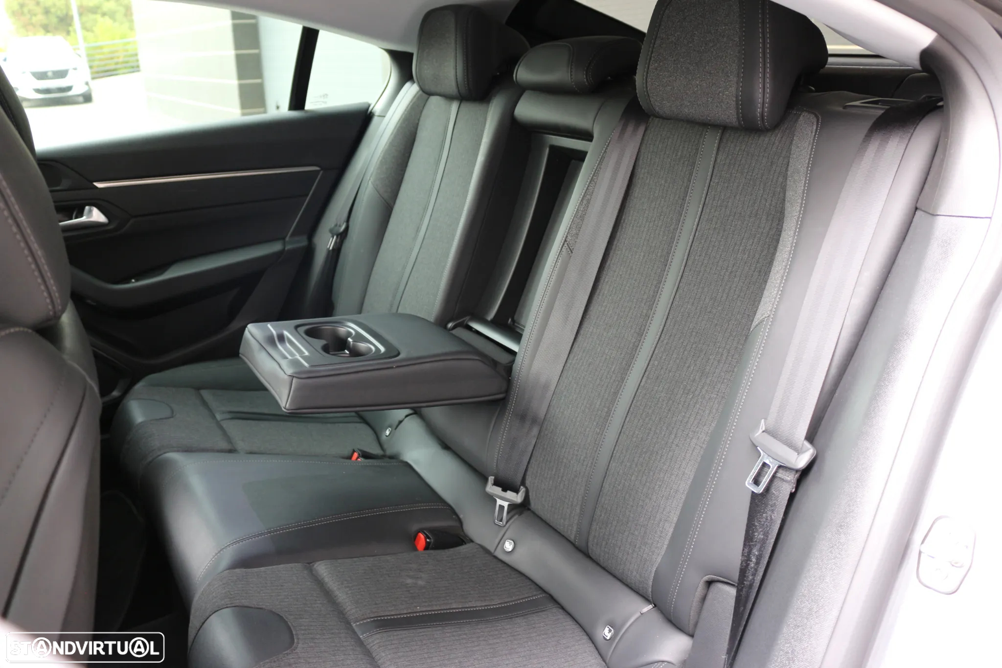 Peugeot 508 1.6 Hybrid Allure Pack e-EAT8 - 31