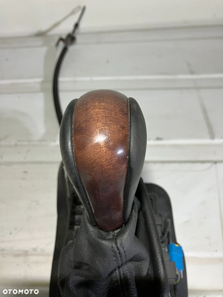 LEWAREK ZMIANY BIEGÓW AUTOMAT BMW E60 E61 DREWNO SKÓRA GAŁKA WYBIERAK - 3