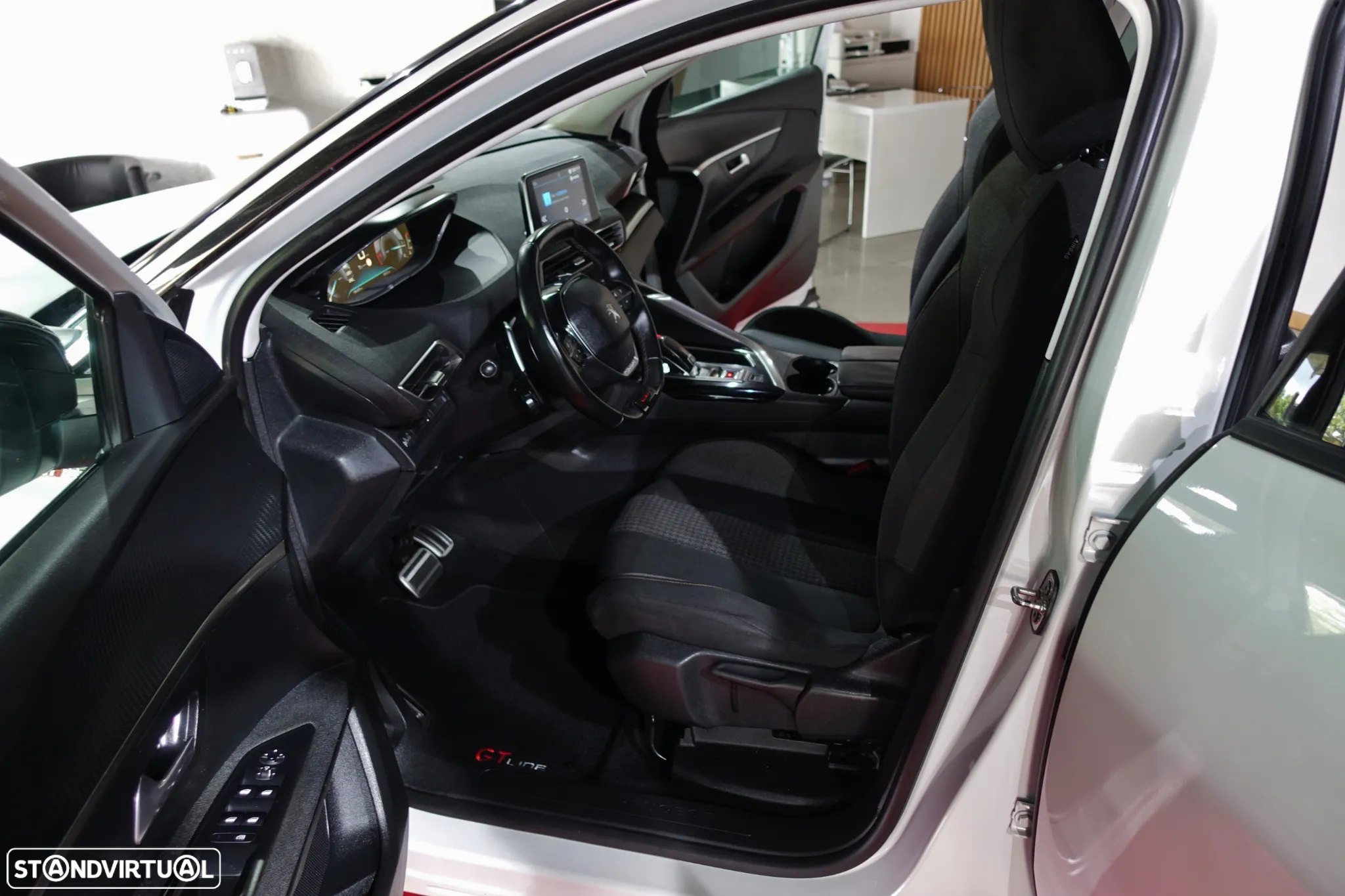 Peugeot 5008 1.6 BlueHDi GT Line EAT6 - 34