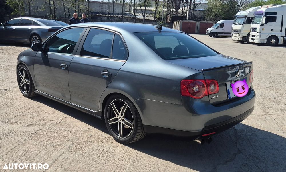 Volkswagen Jetta 2.0 Turbo FSI Sportline - 8