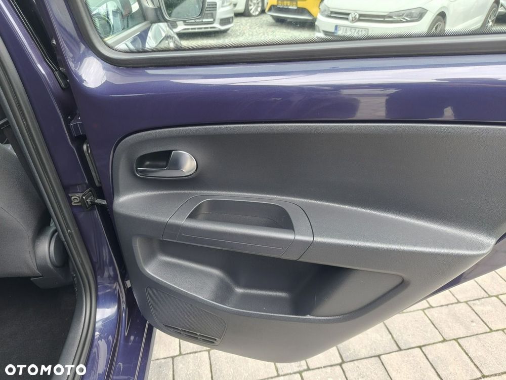 Volkswagen up! - 23