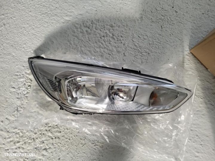 Farol Ford Focus 2012 - 1