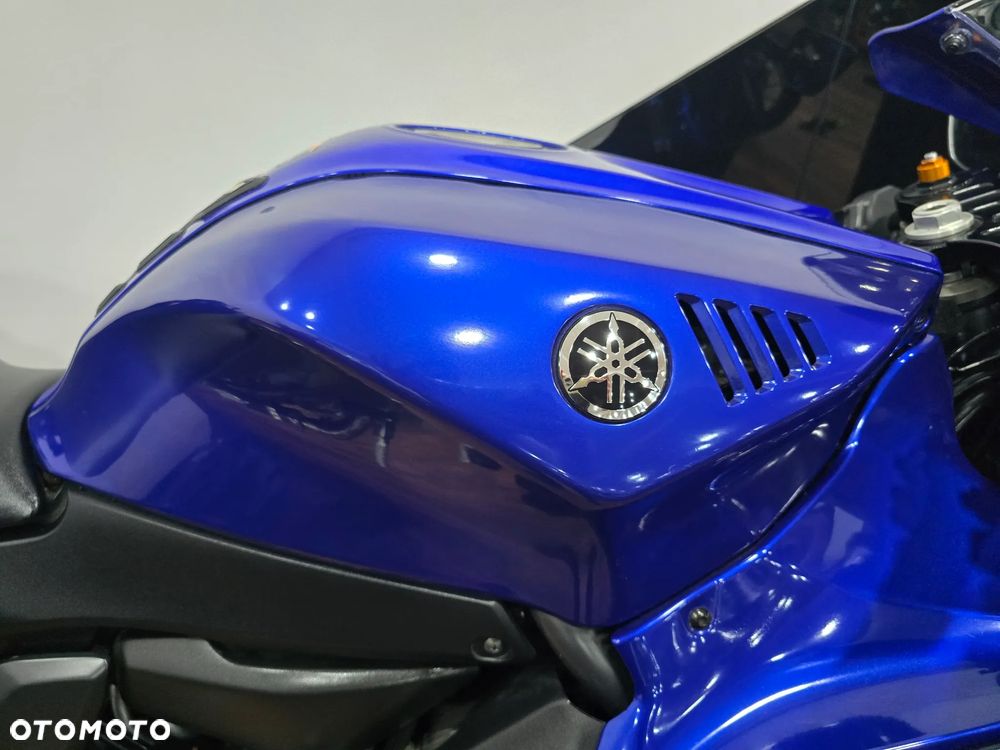 Yamaha R7 - 21