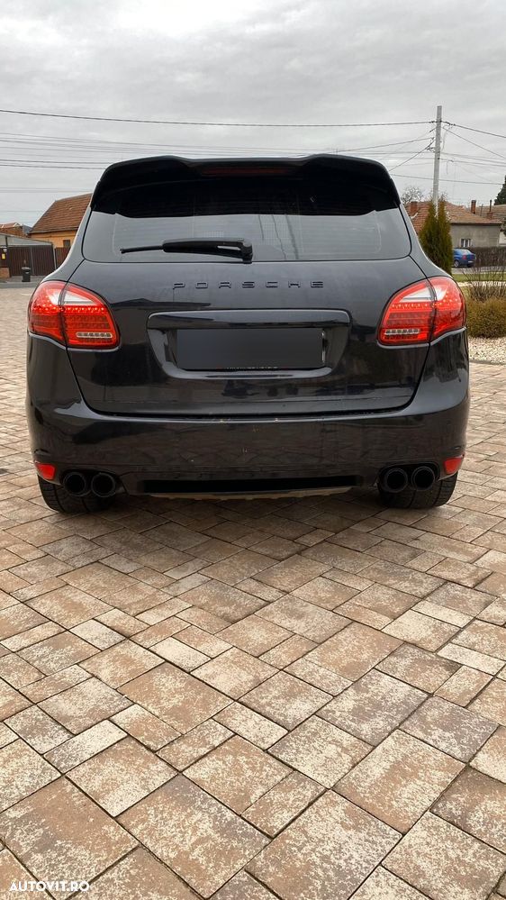 Porsche Cayenne - 4