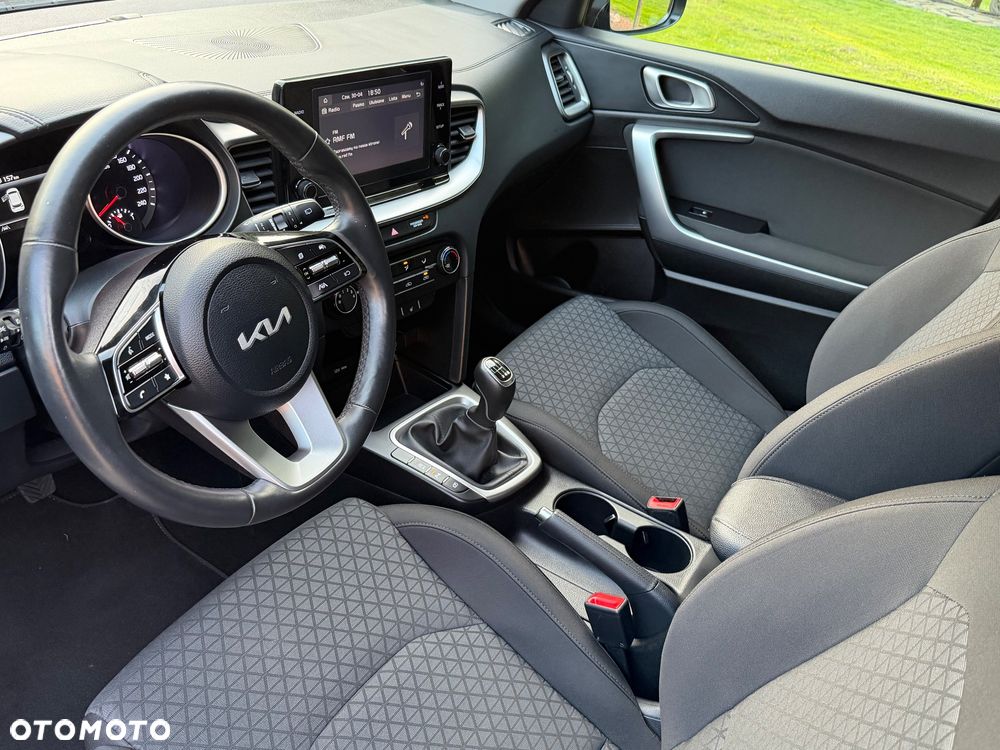 Kia Ceed - 16