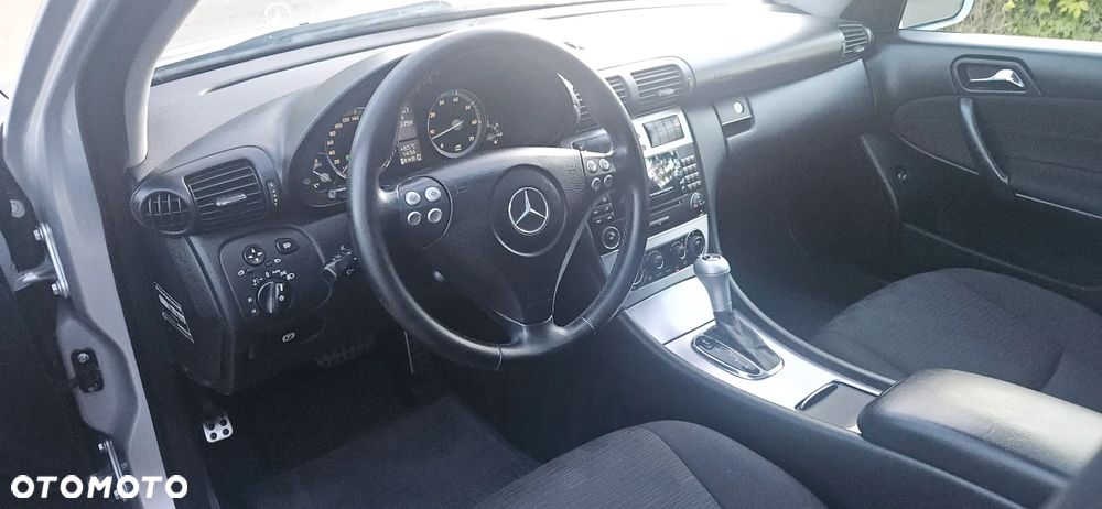 Mercedes-Benz Klasa C 180 Kompressor Automatik Avantgarde Sport Edition - 23