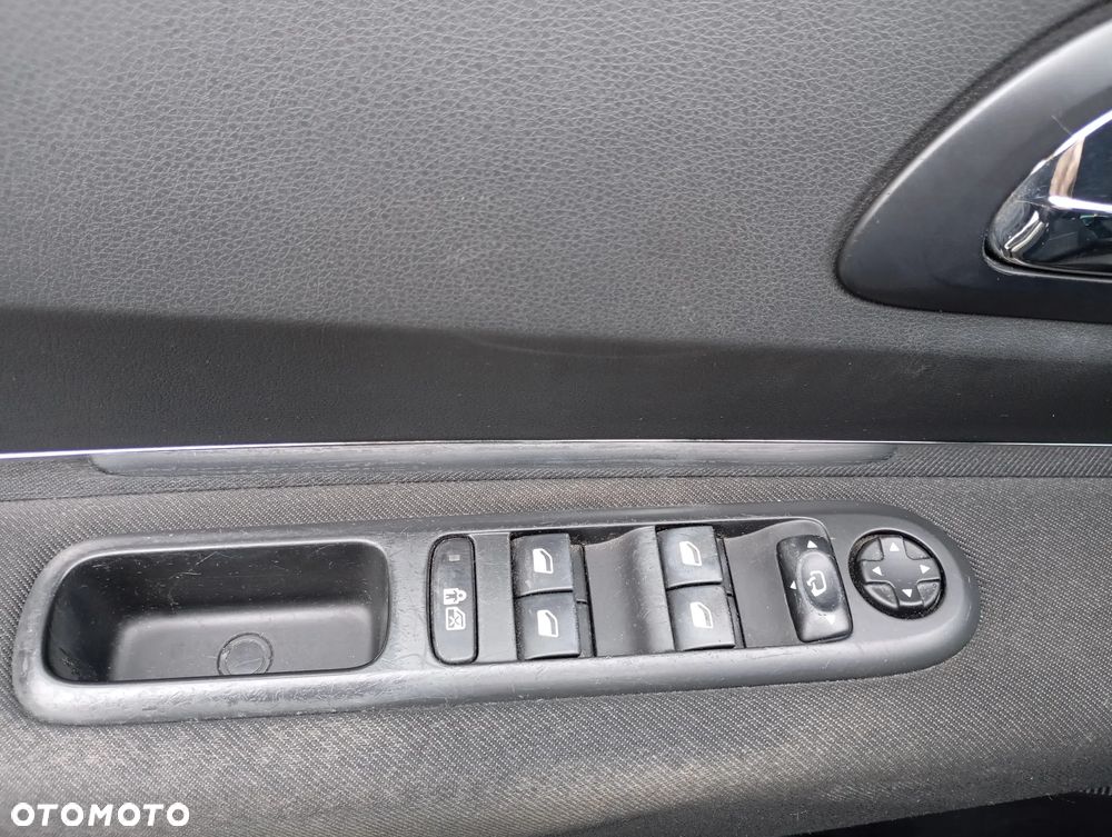 Peugeot 3008 120 VTi Style - 17
