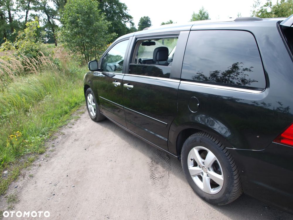 Volkswagen Routan - 35