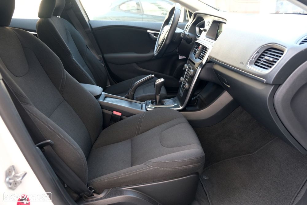 Volvo V40 2.0 D2 Momentum - 14