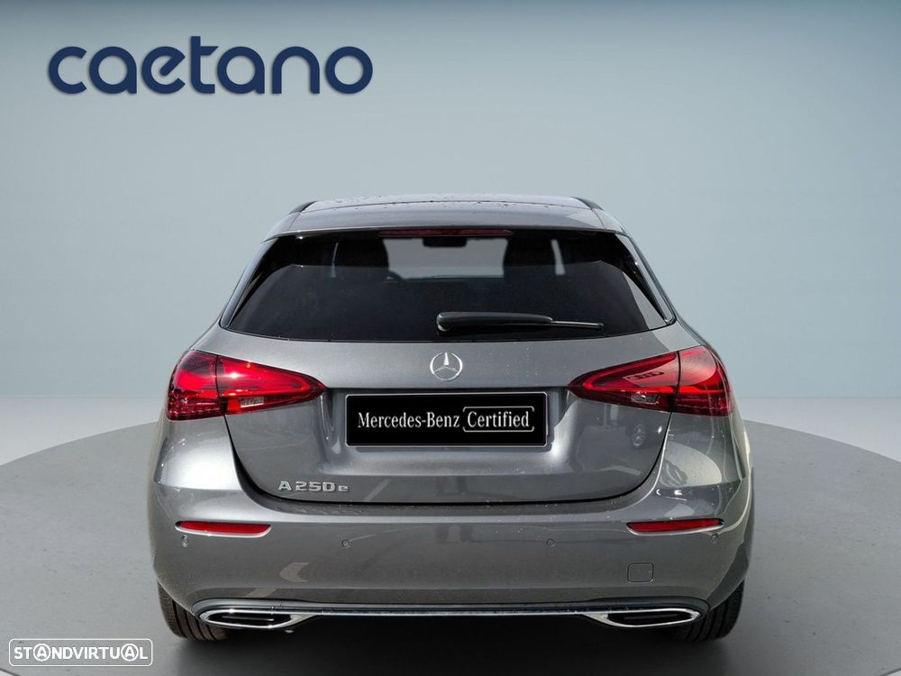 Mercedes-Benz A 250 e - 7