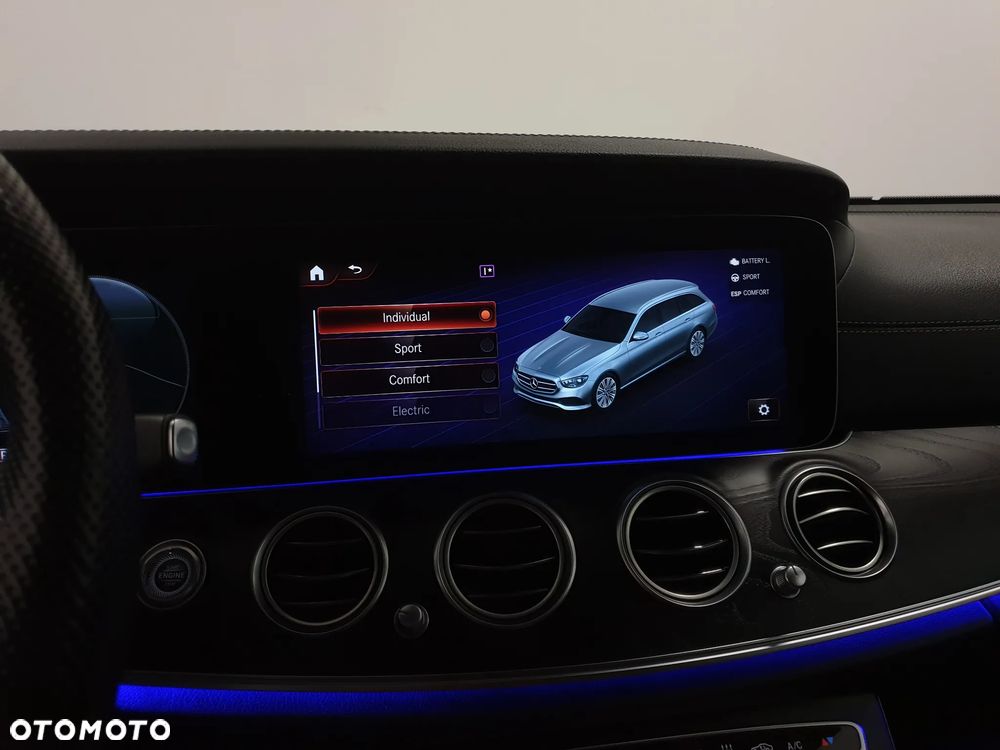 Mercedes-Benz Klasa E 300 de 4Matic 9G-TRONIC AMG Line - 22
