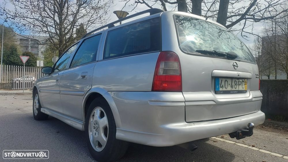 Opel Vectra Caravan 2.0 DTi Eleg. - 4