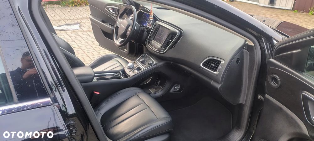 Chrysler 200 - 13