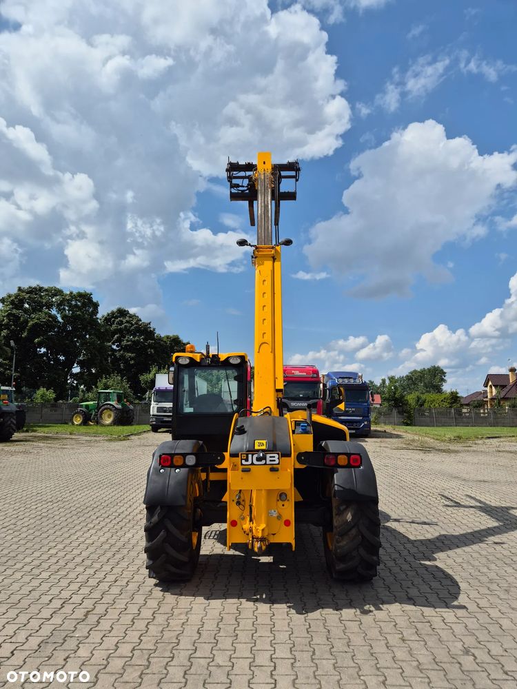 JCB 526-56 AGRIPLUS - 13