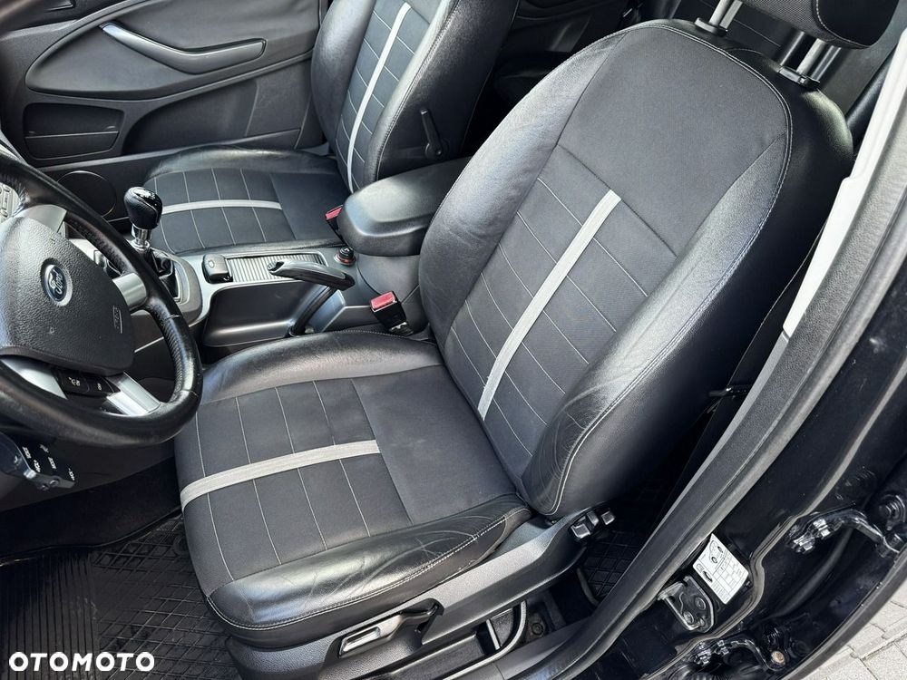 Ford Kuga 2.0 TDCi 2x4 Champions Edition - 8