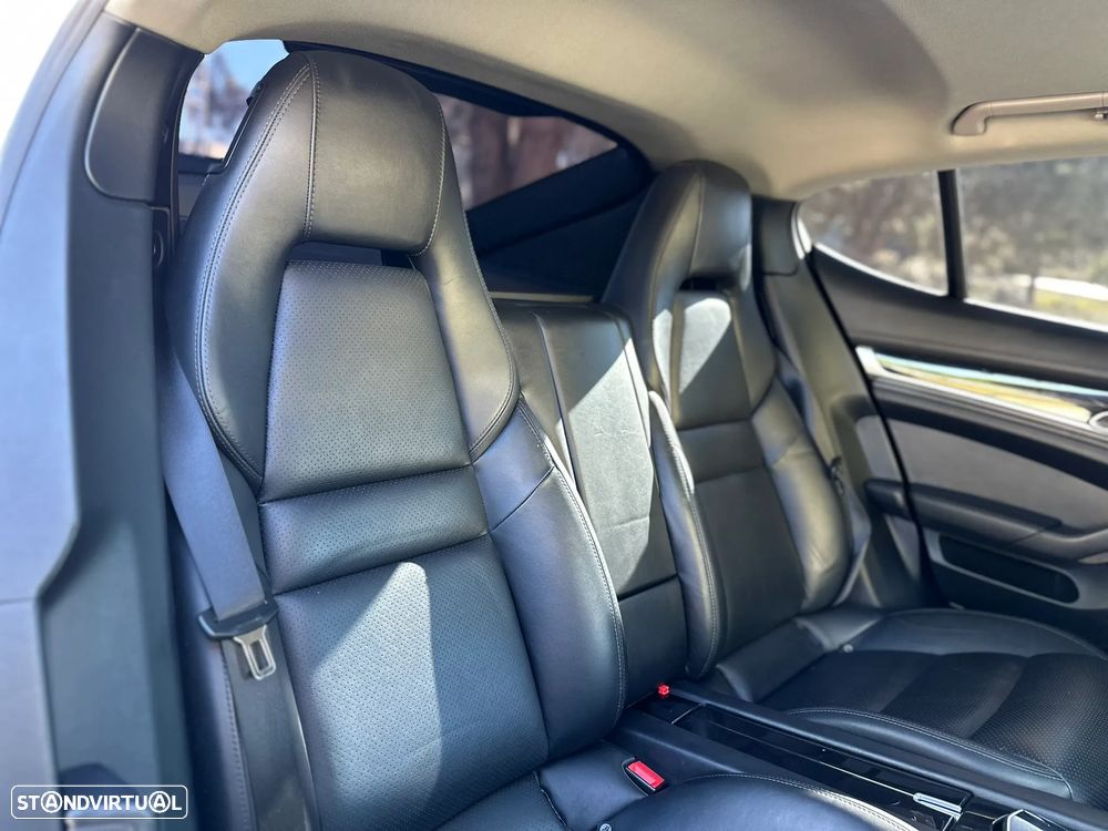 Porsche Panamera Diesel Platinum Edition - 25
