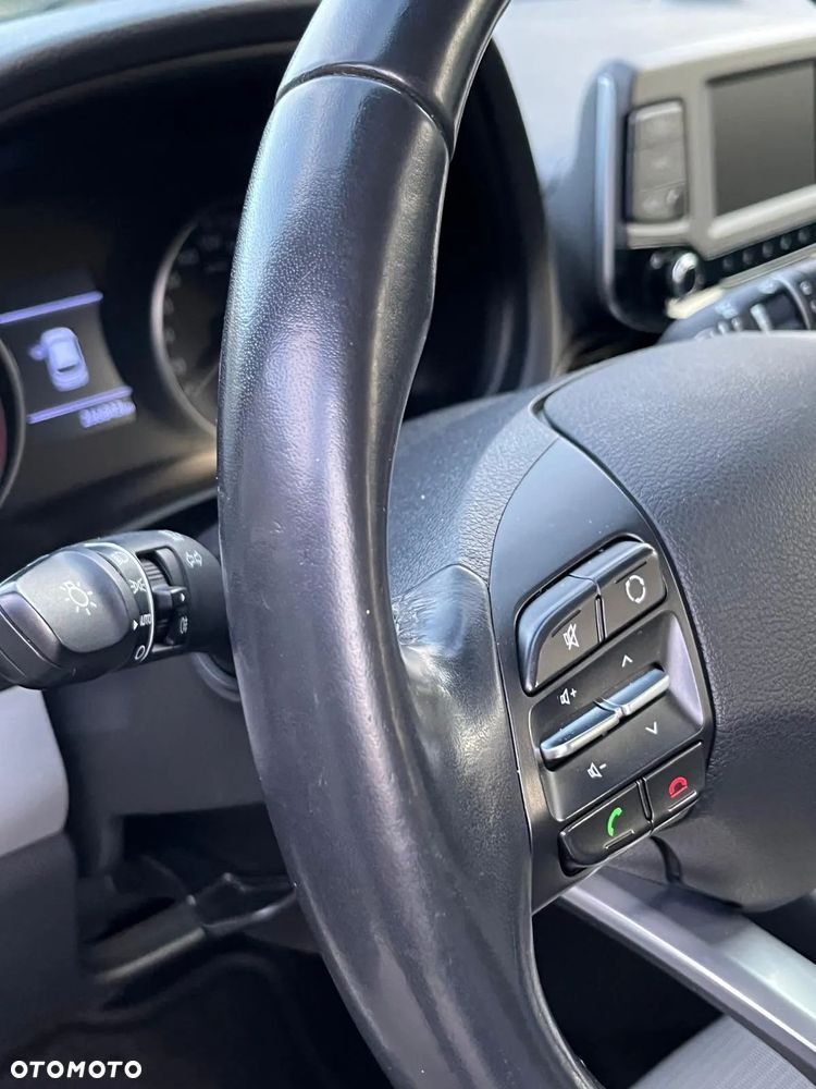 Hyundai i30 1.6 D Classic + - 16