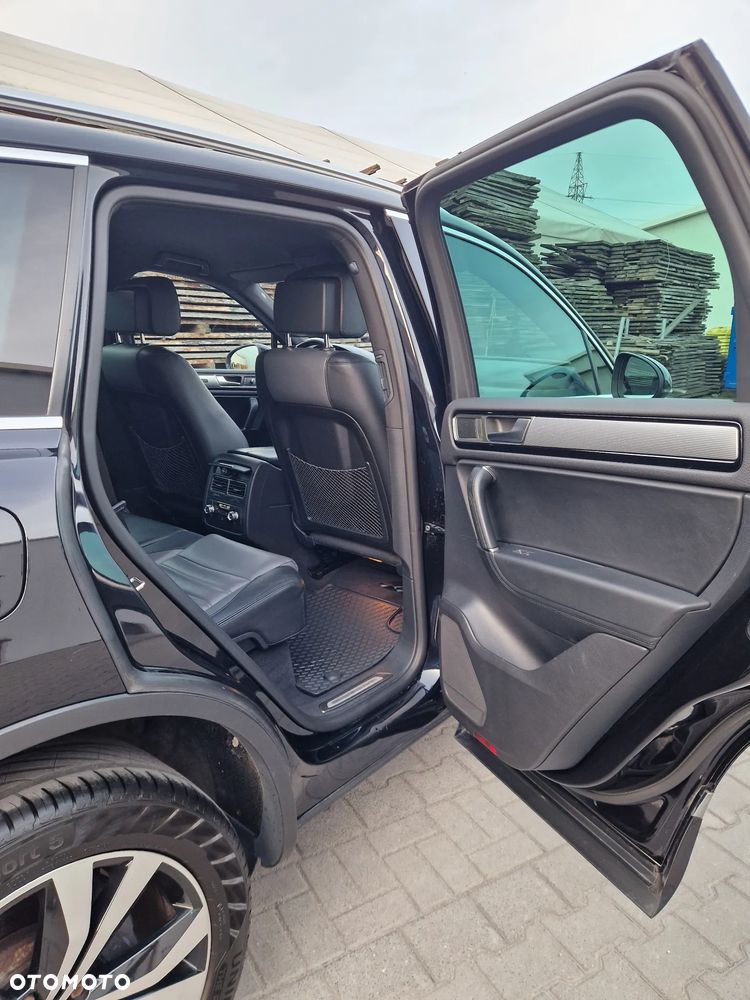 Volkswagen Touareg 3.0 V6 TDI BMT Perfectline R-Style - 23