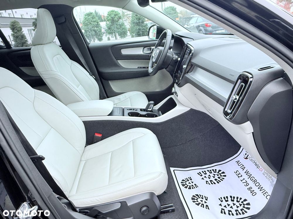 Volvo XC 40 T4 Geartronic Momentum Pro - 22