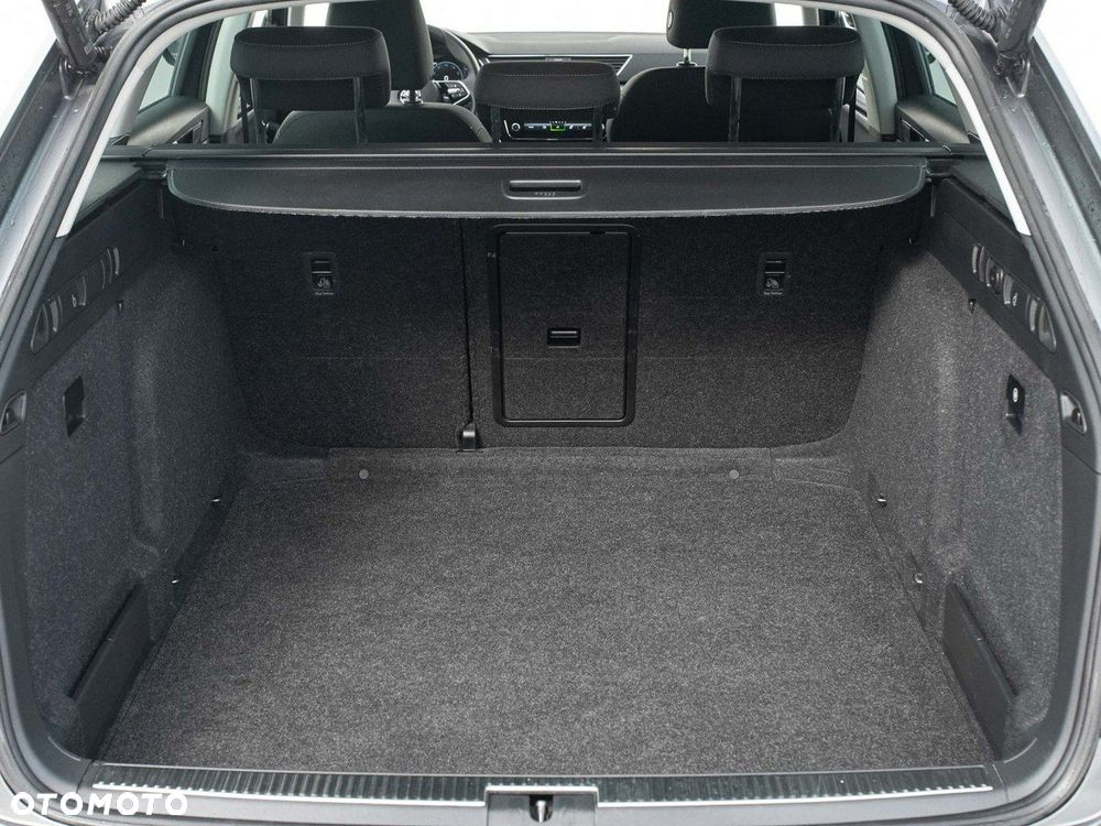 Skoda Superb 2.0 TDI SCR Style DSG - 27